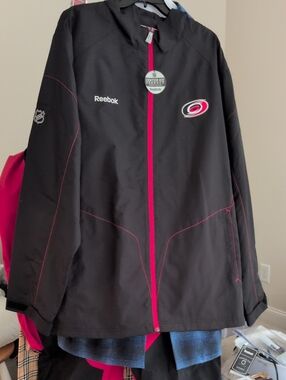 reebok carolina hurricanes mens zip up jacket. new with tags size 2xl